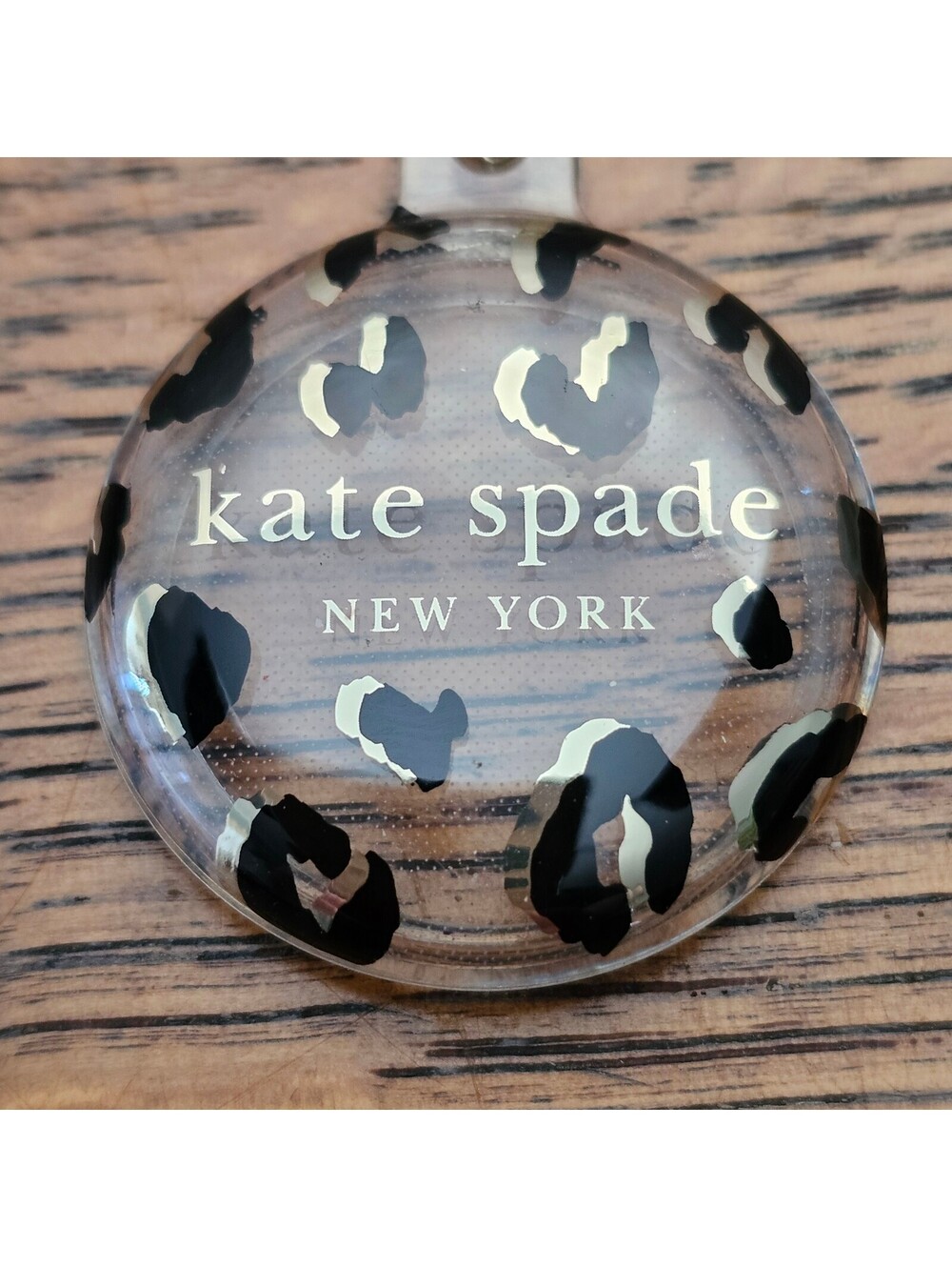 Kate Spade New York City Leopard Apple AirTag Holder Keychain - Picture 2 of 5